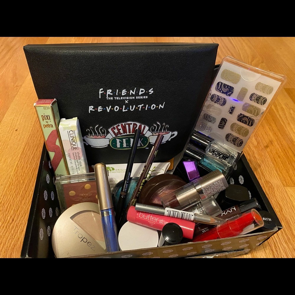 Huge Clearance Bundle Damaged Skincare Makeup $250
